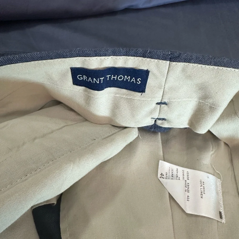 Blue Chinos with Classic Twill Weave and Straight Fit. Linen relaxed finish